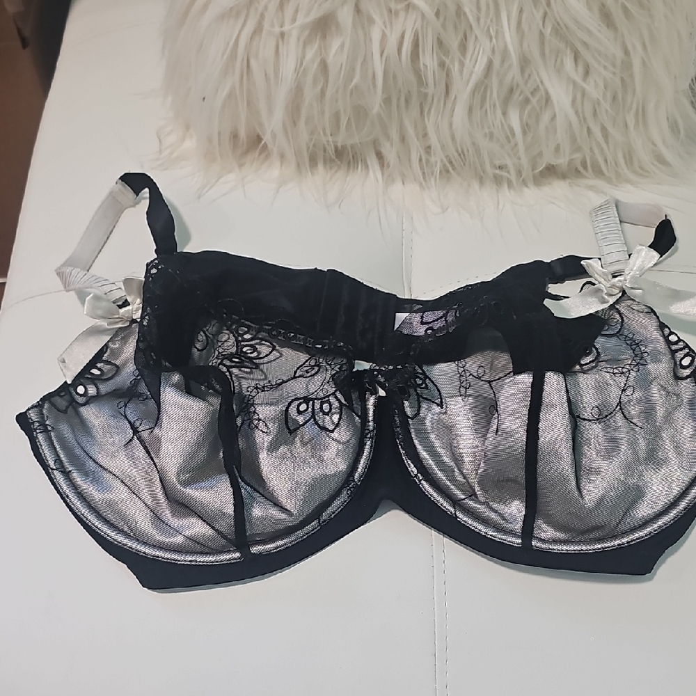Cacique Black Lace Over White Satin, Underwire Bra 44 DD.